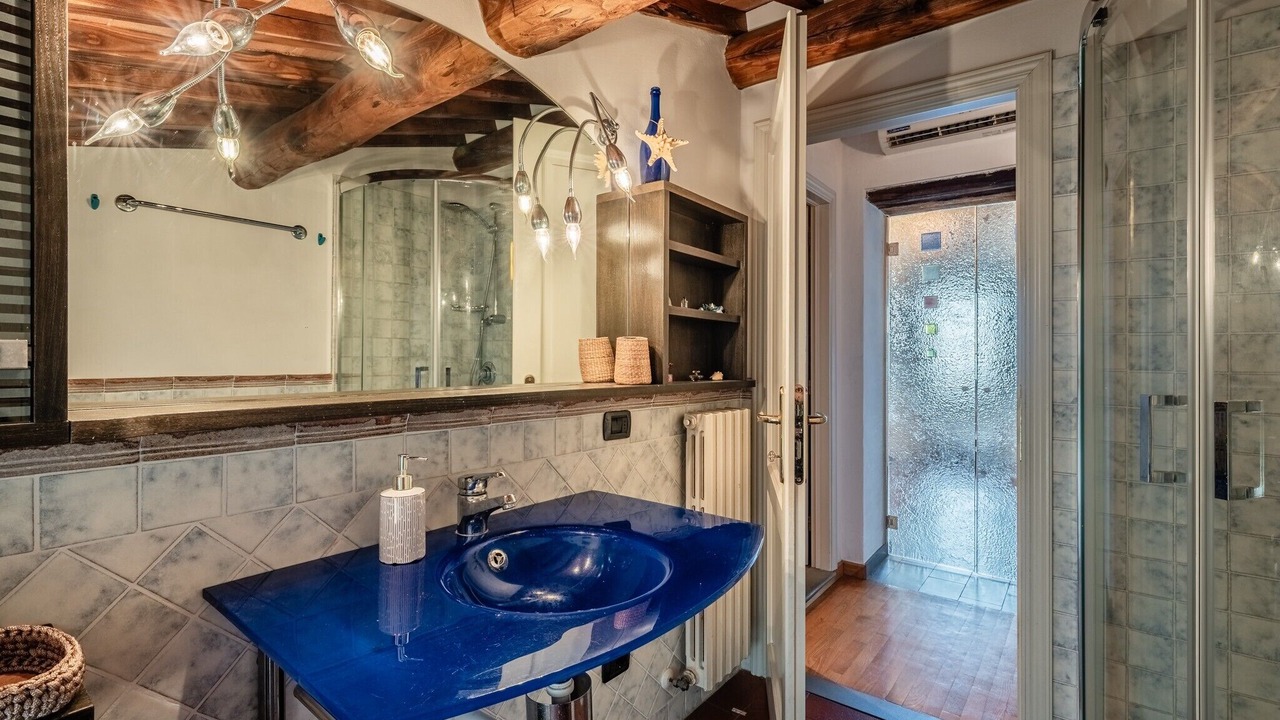 Photo of Bathroom in Uzzano