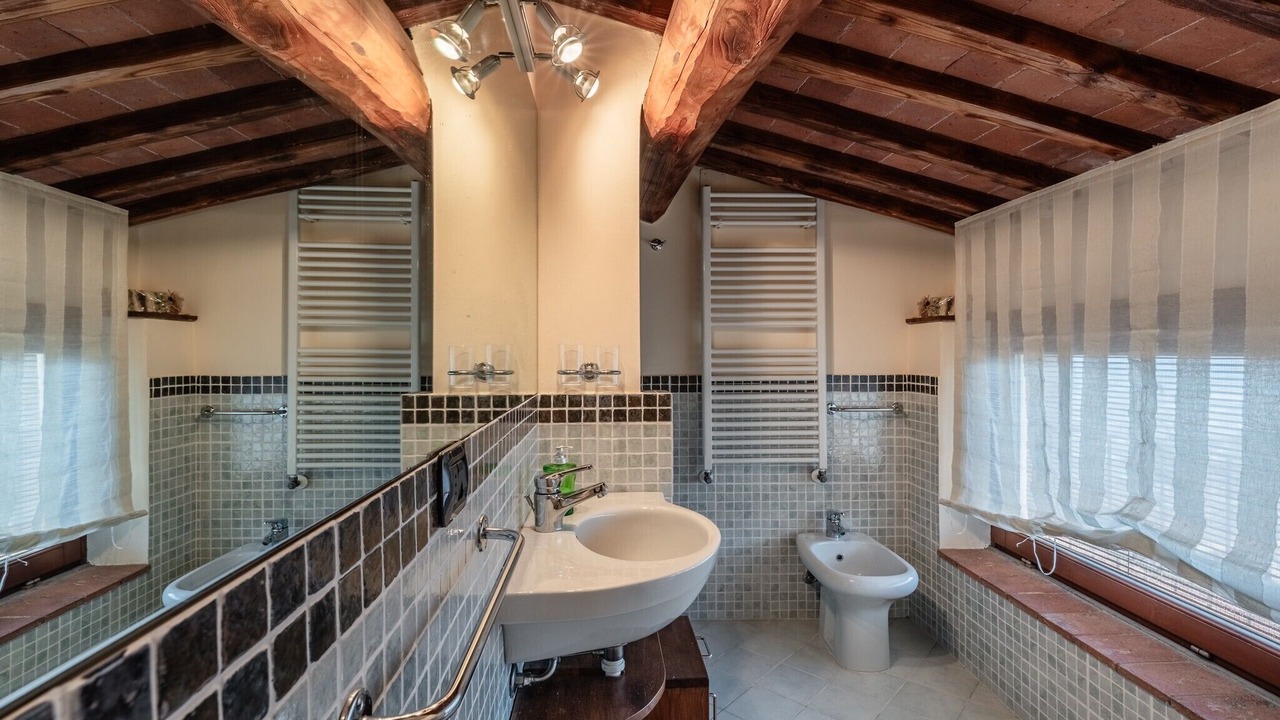 Photo of Bathroom in Uzzano