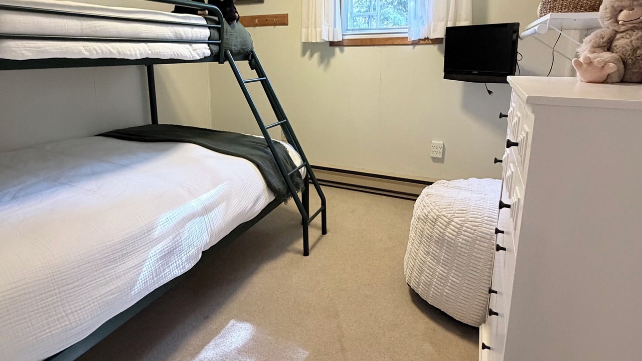 Photo of Bedroom in Dysart et al