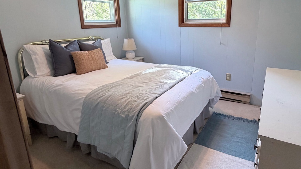 Photo of Bedroom in Dysart et al