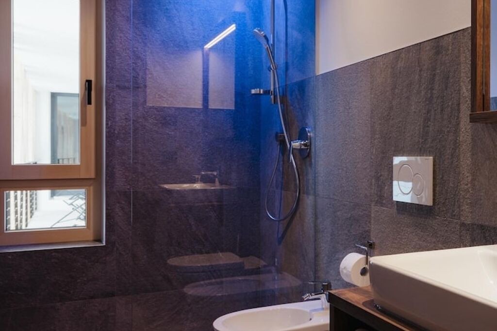Photo of Bathroom in Naz Sciaves