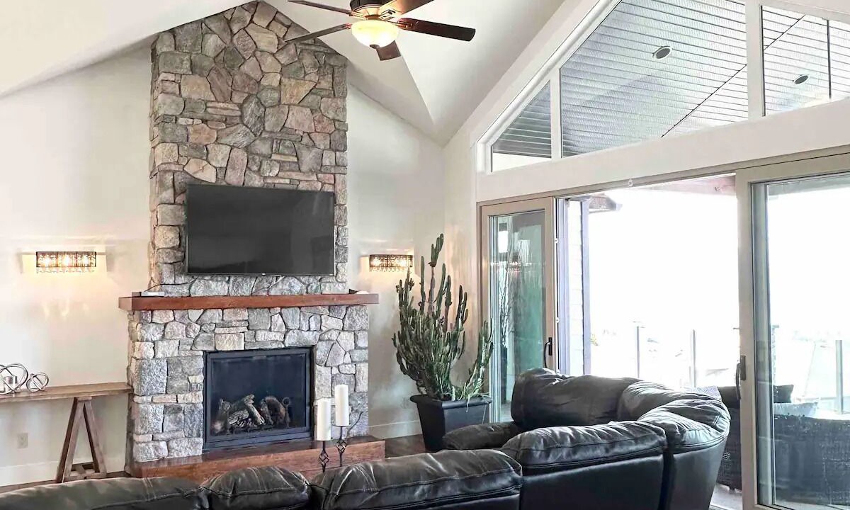 Photo of Livingroom in Black Mountain