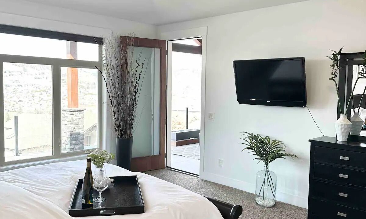Photo of Bedroom in Black Mountain