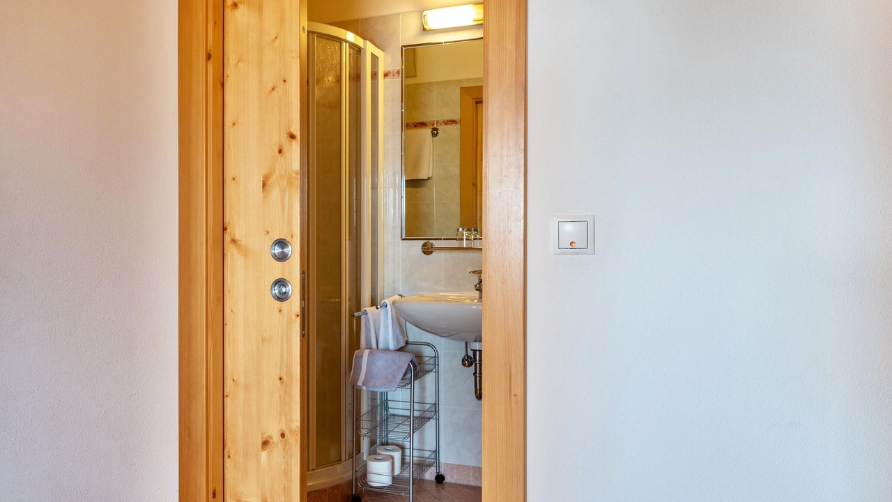 Photo of Bathroom in Lajen