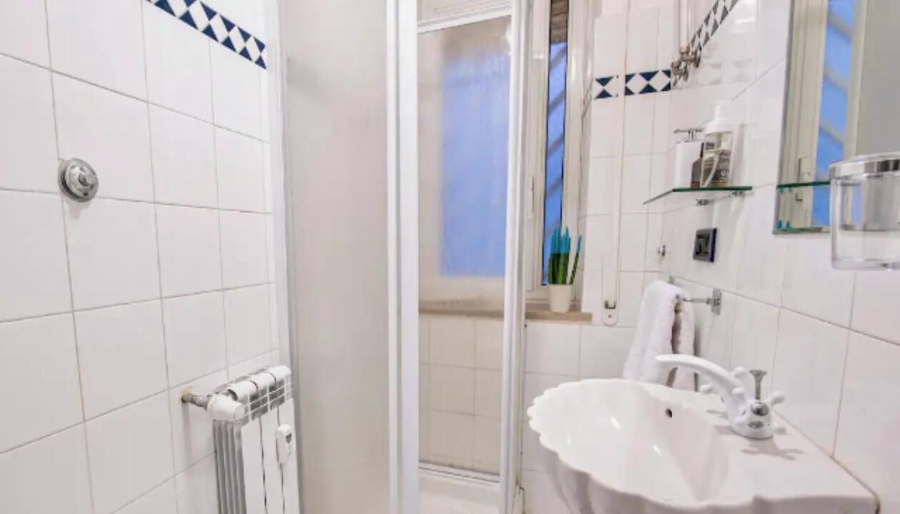 Photo of Bathroom in Quartiere XI Portuense