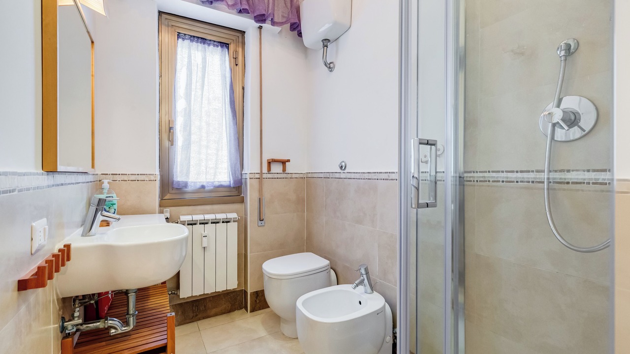 Photo of Bathroom in Quartiere XI Portuense