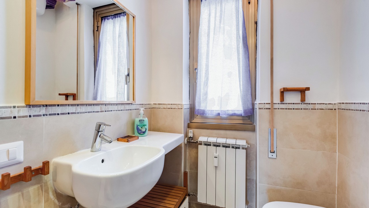 Photo of Bathroom in Quartiere XI Portuense