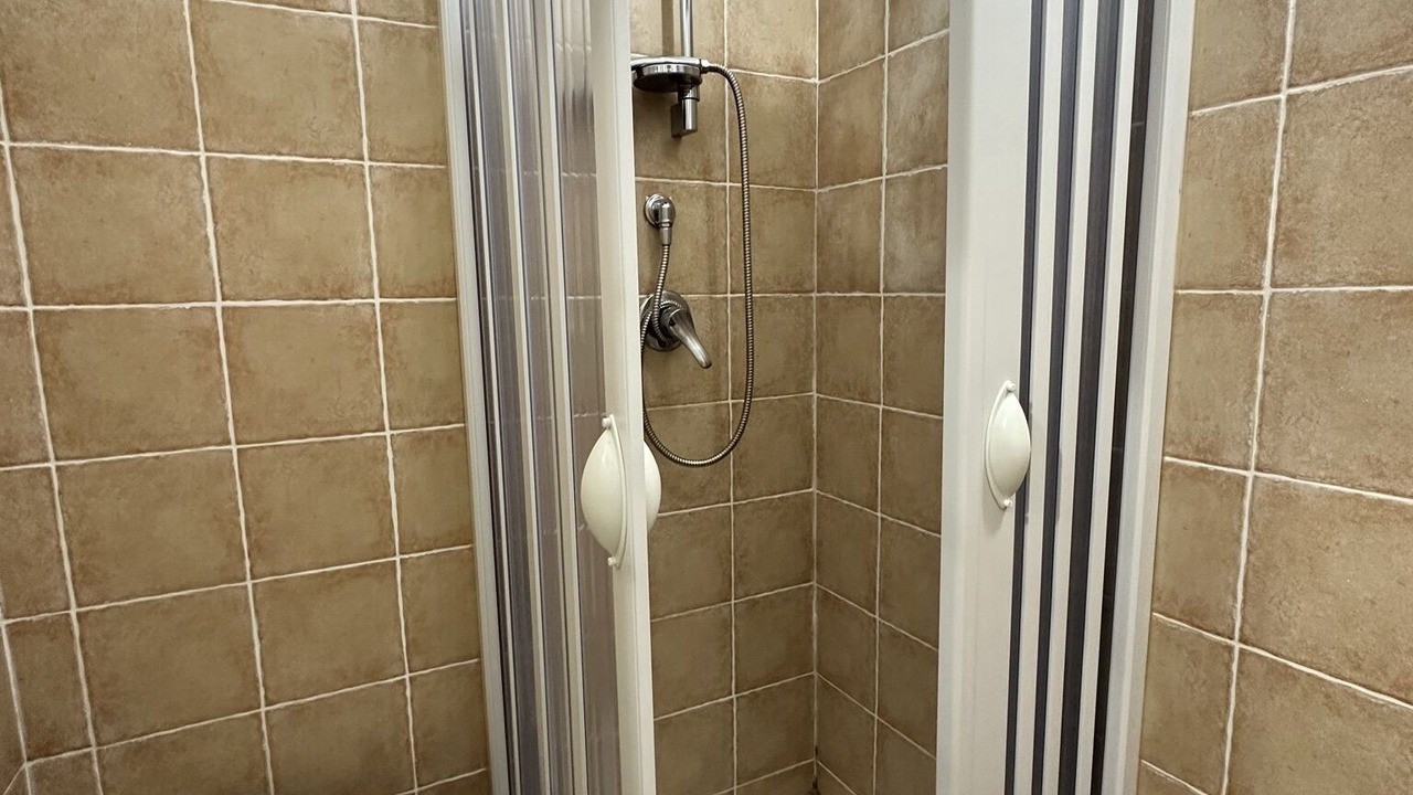 Photo of Bathroom in Gela