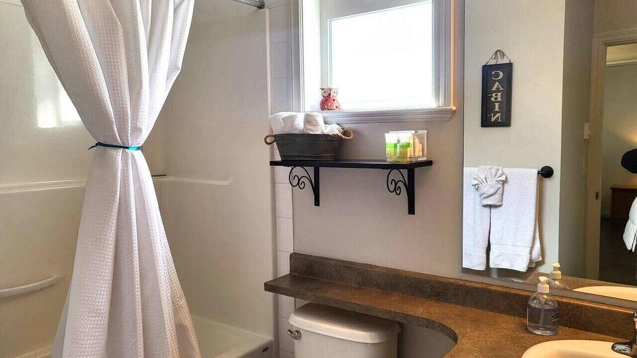 Photo of Bathroom in Osoyoos
