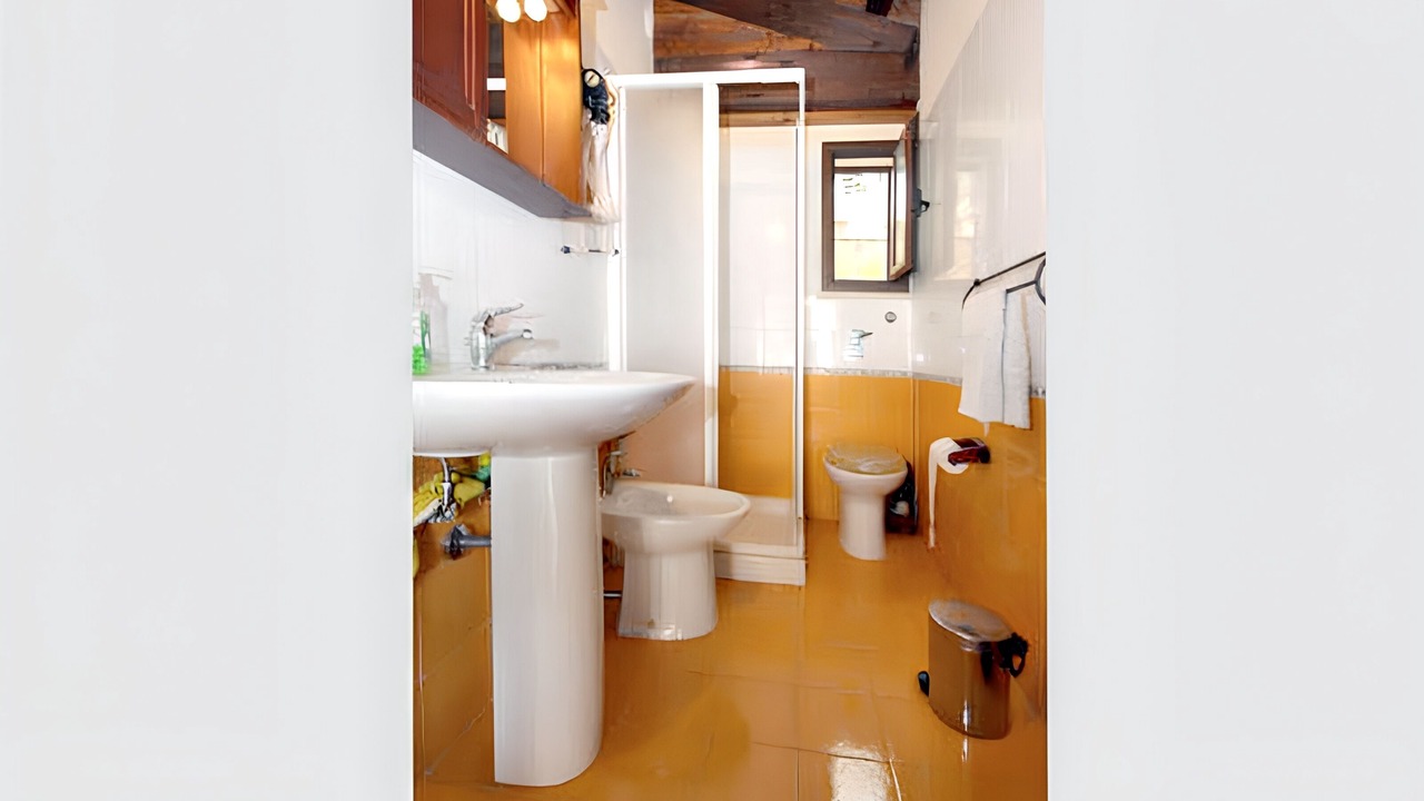 Photo of Bathroom in Marsala