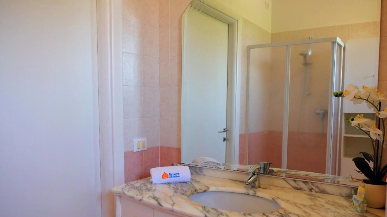 Photo of Bathroom in Faro