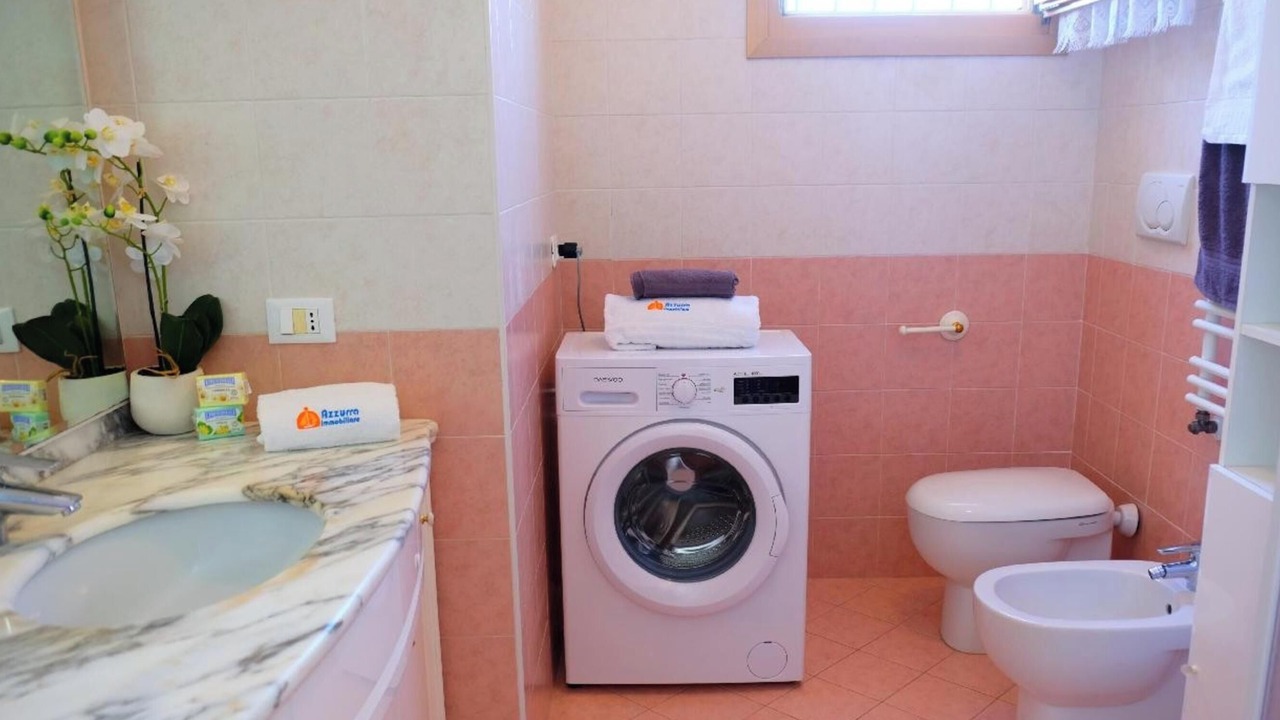Photo of Bathroom in Faro