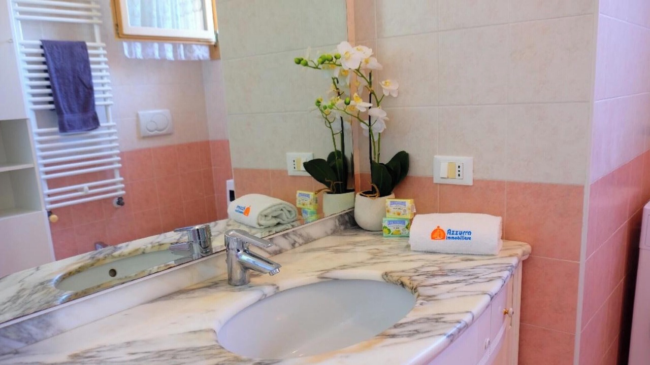 Photo of Bathroom in Faro