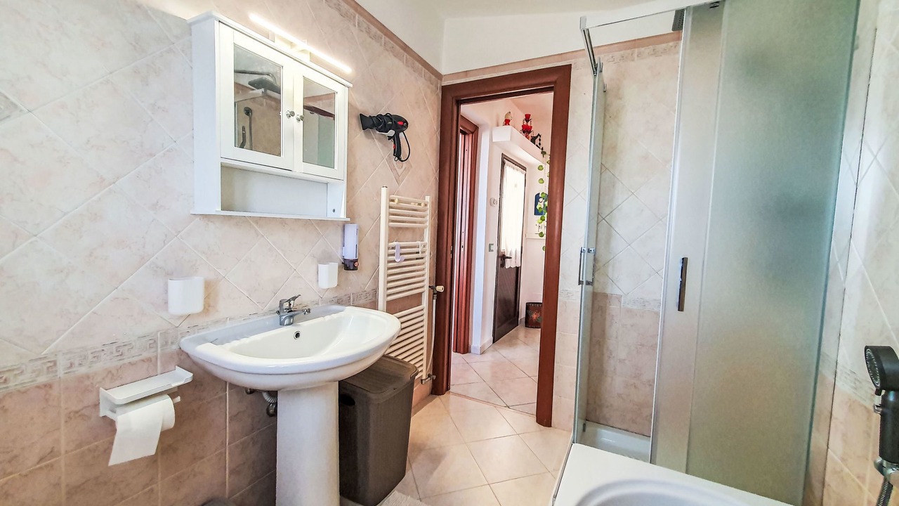 Photo of Bathroom in Paceco
