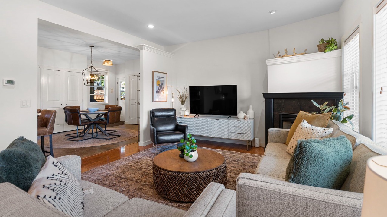 Photo of Livingroom in North End