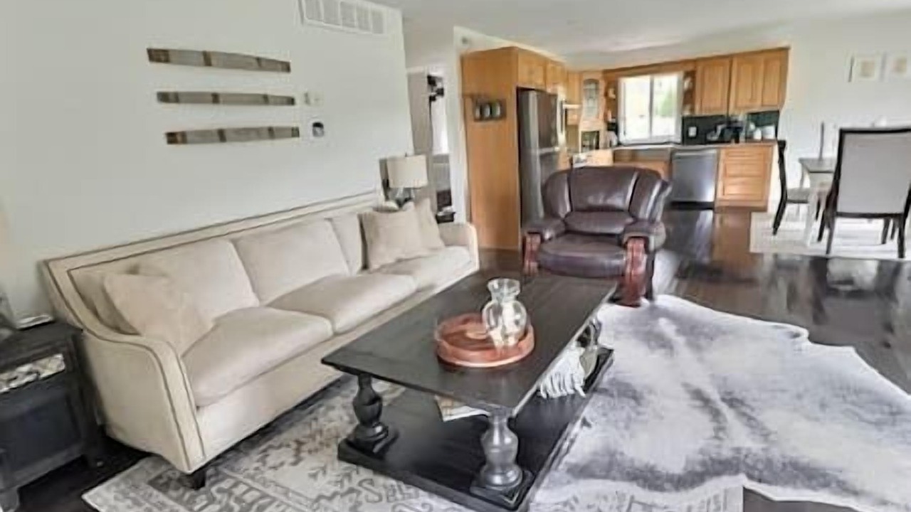Photo of Livingroom in Okanagan-Similkameen