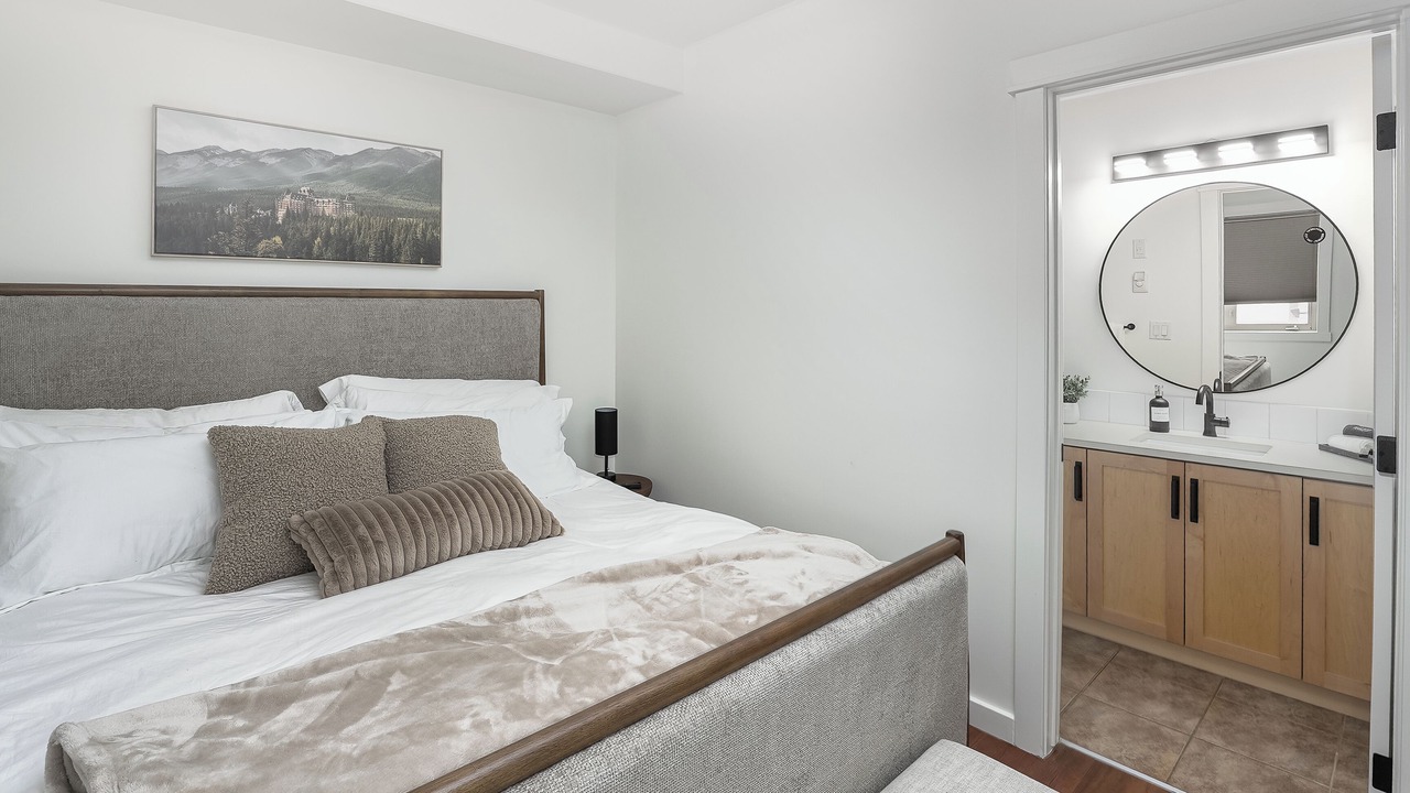 Photo of Bedroom in Cougar Creek