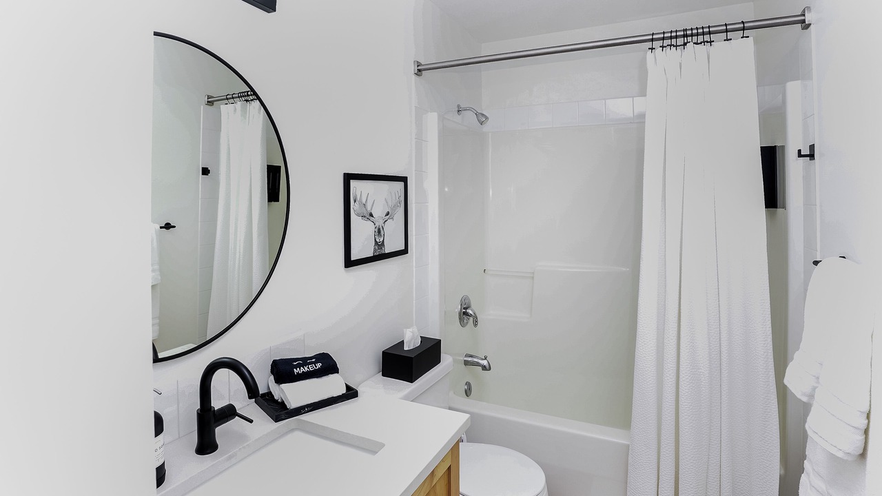 Photo of Bathroom in Cougar Creek