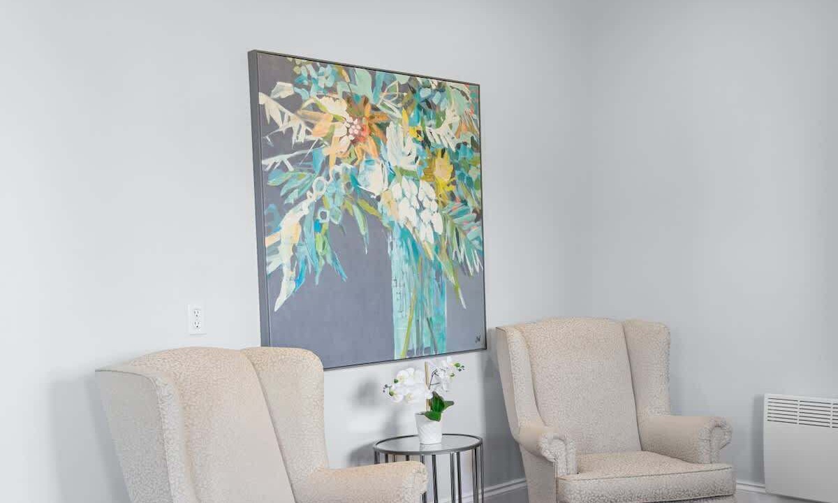 Photo of Others in Queens Square