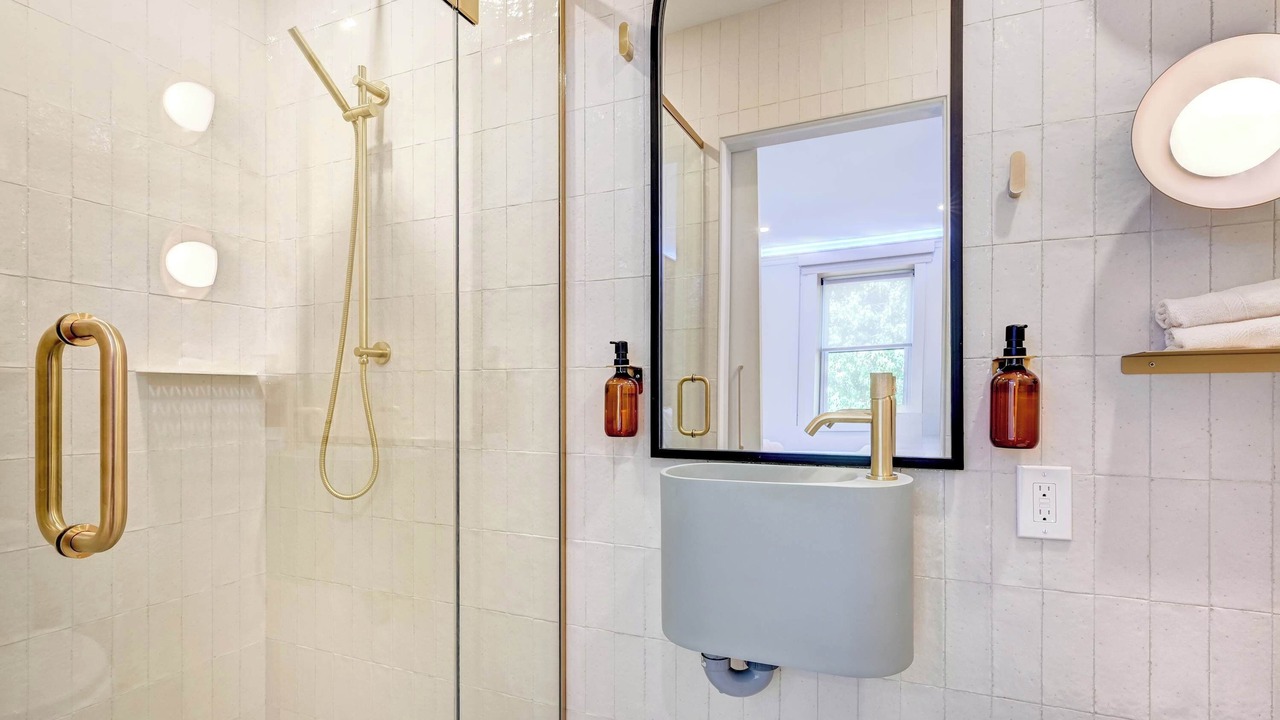 Photo of Bathroom in Plateau Mont Royal