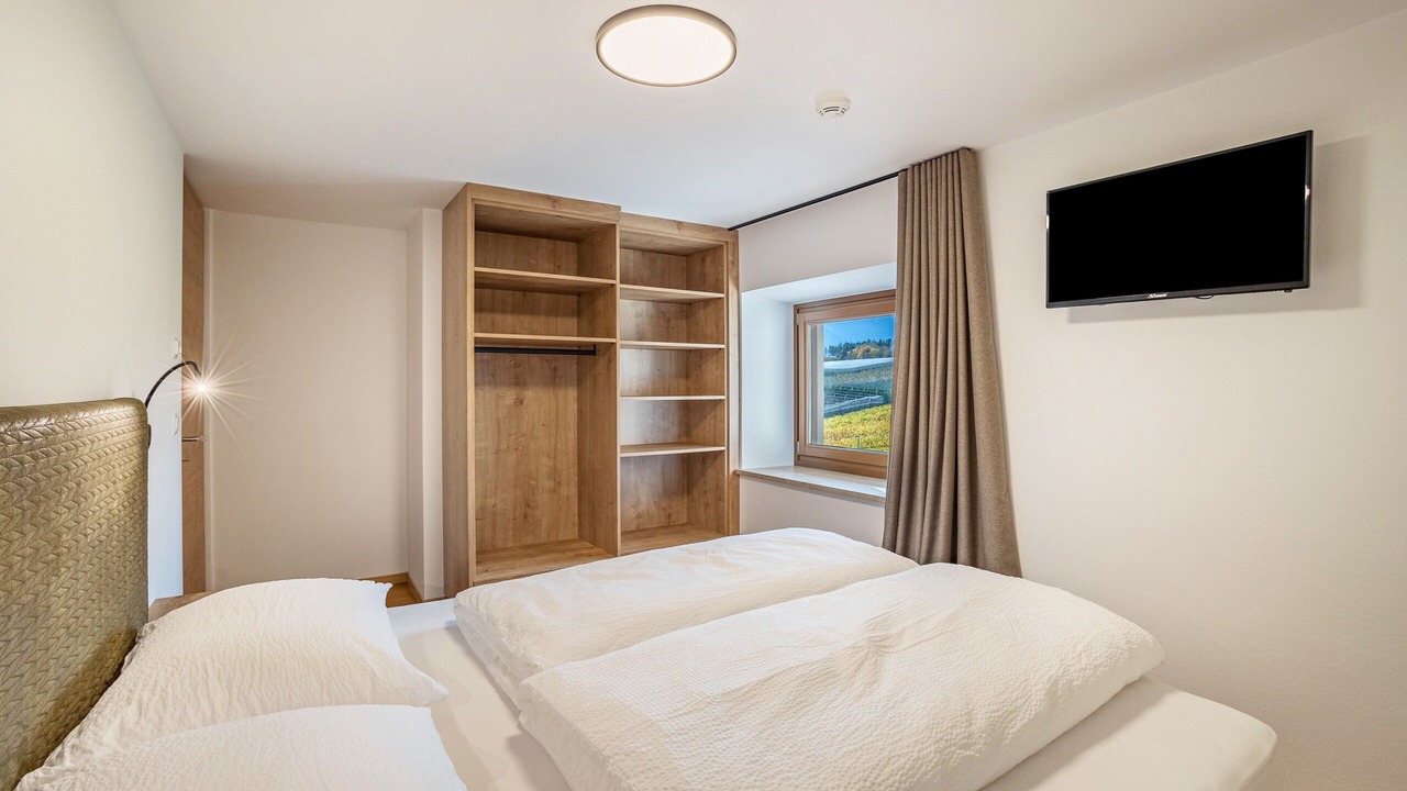 Photo of Bedroom in Naz Sciaves