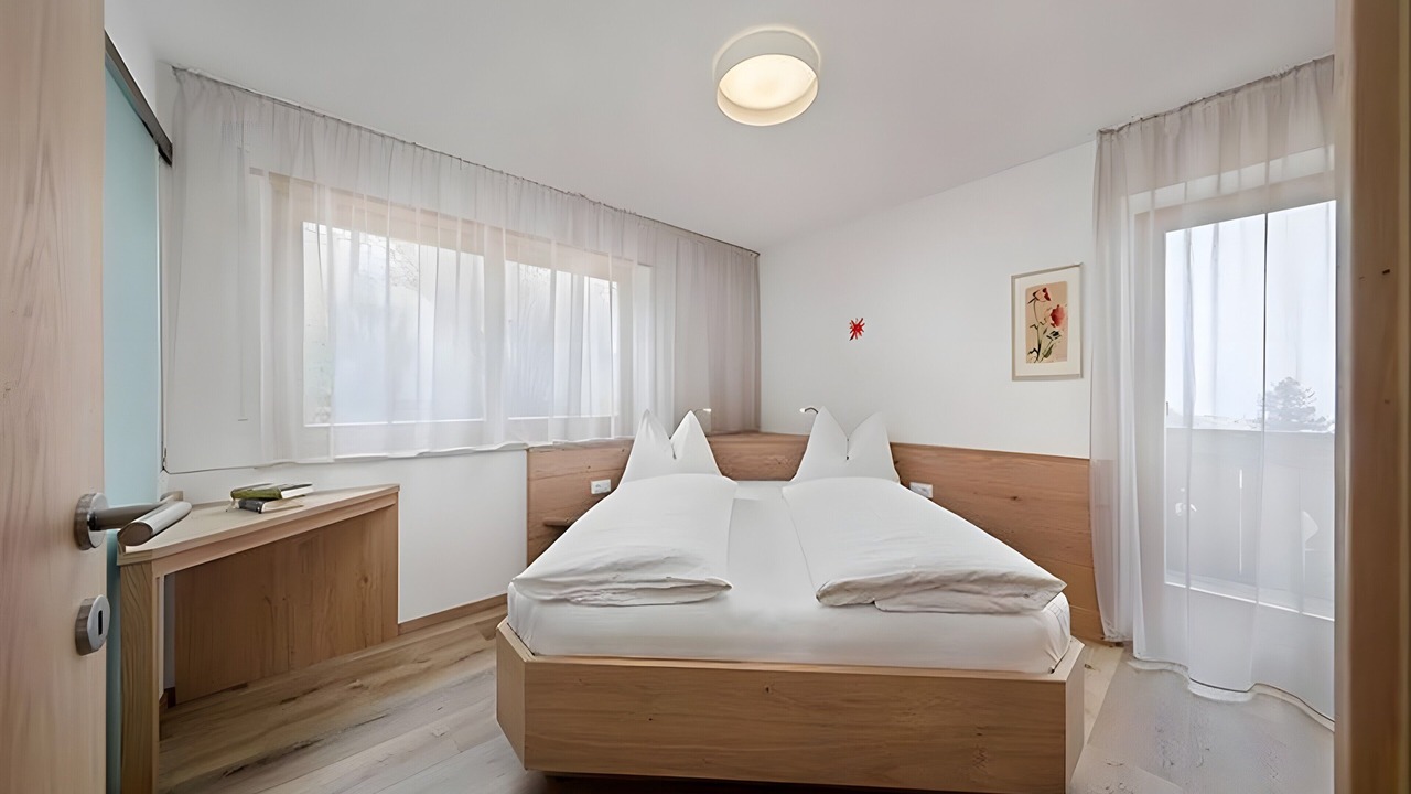 Photo of Bedroom in Schenna
