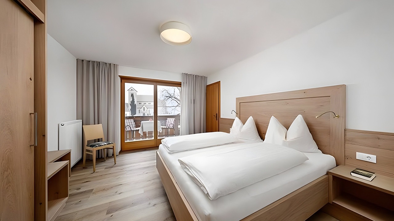 Photo of Bedroom in Schenna