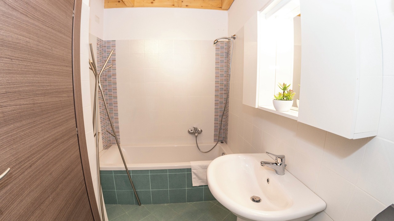 Photo of Bathroom in Patti