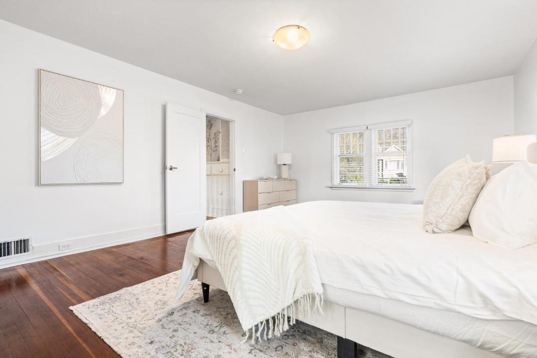 Photo of Bedroom in Oakridge