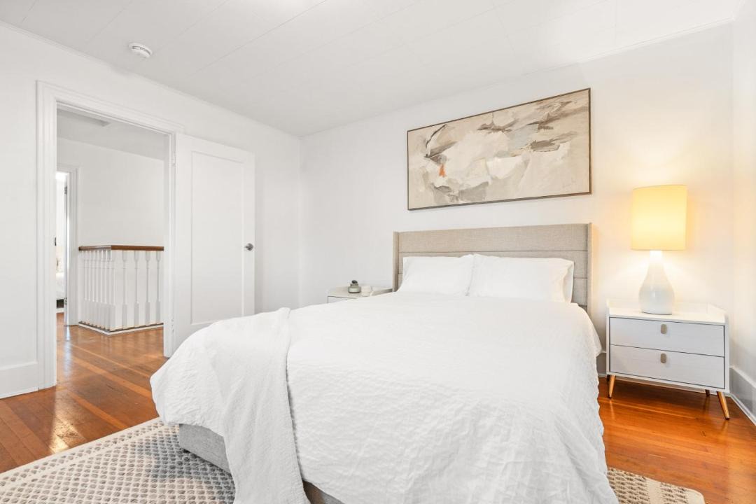 Photo of Bedroom in Oakridge