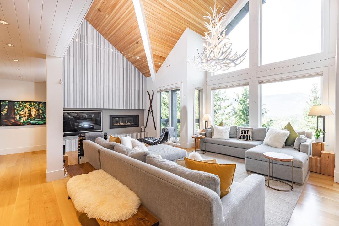 Photo of Livingroom in Whistler Village