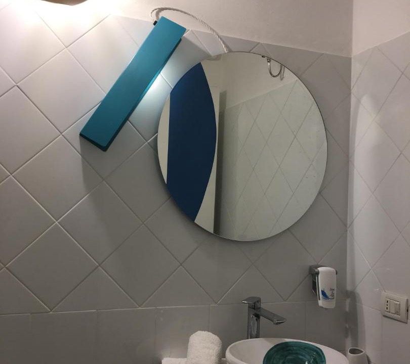 Photo of Bathroom in Linosa