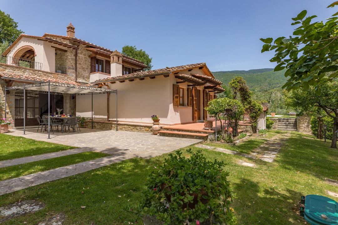 Photo of Buildings in Cortona
