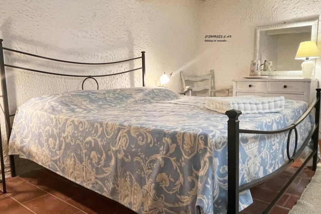 Photo of Bedroom in Campiglia Marittima