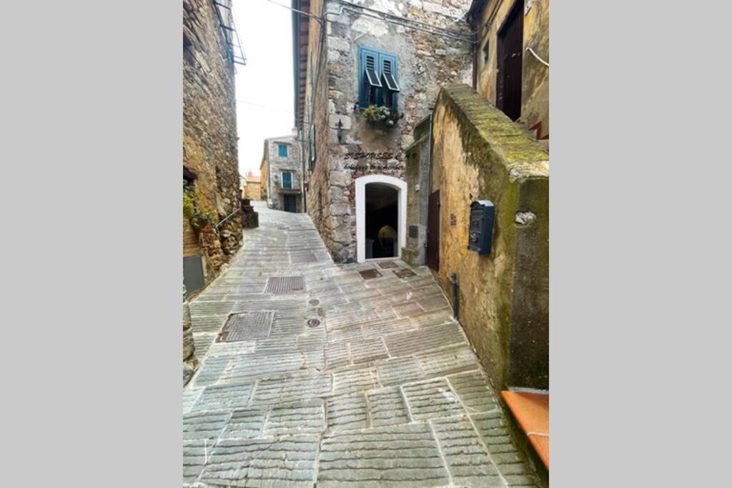 Photo of Buildings in Campiglia Marittima