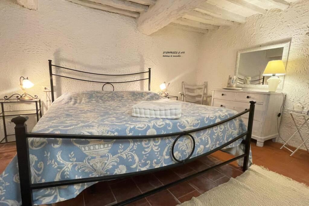 Photo of Bedroom in Campiglia Marittima