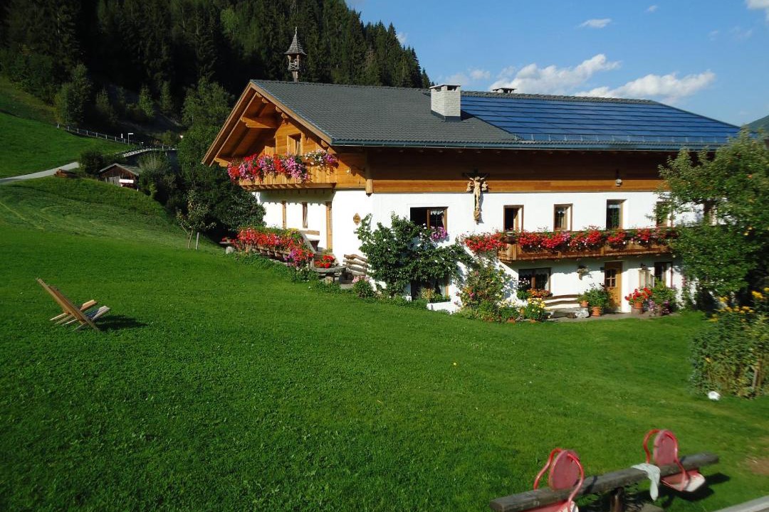 Photo of Buildings in Lutago