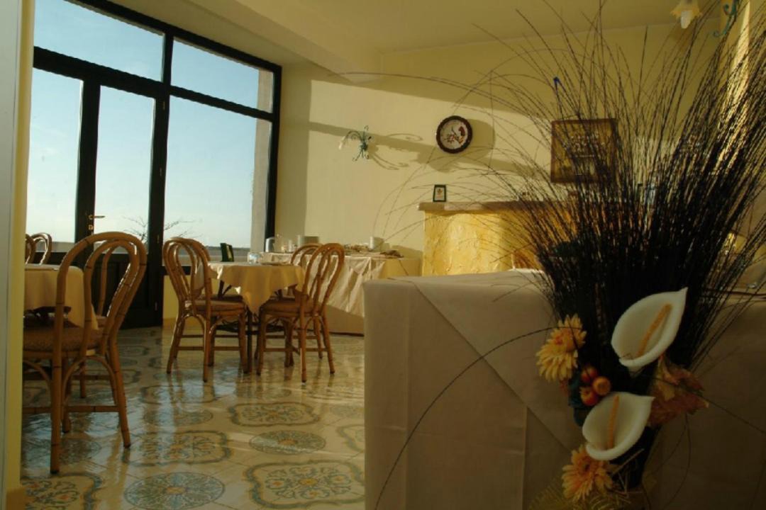 Photo of Others in Macari
