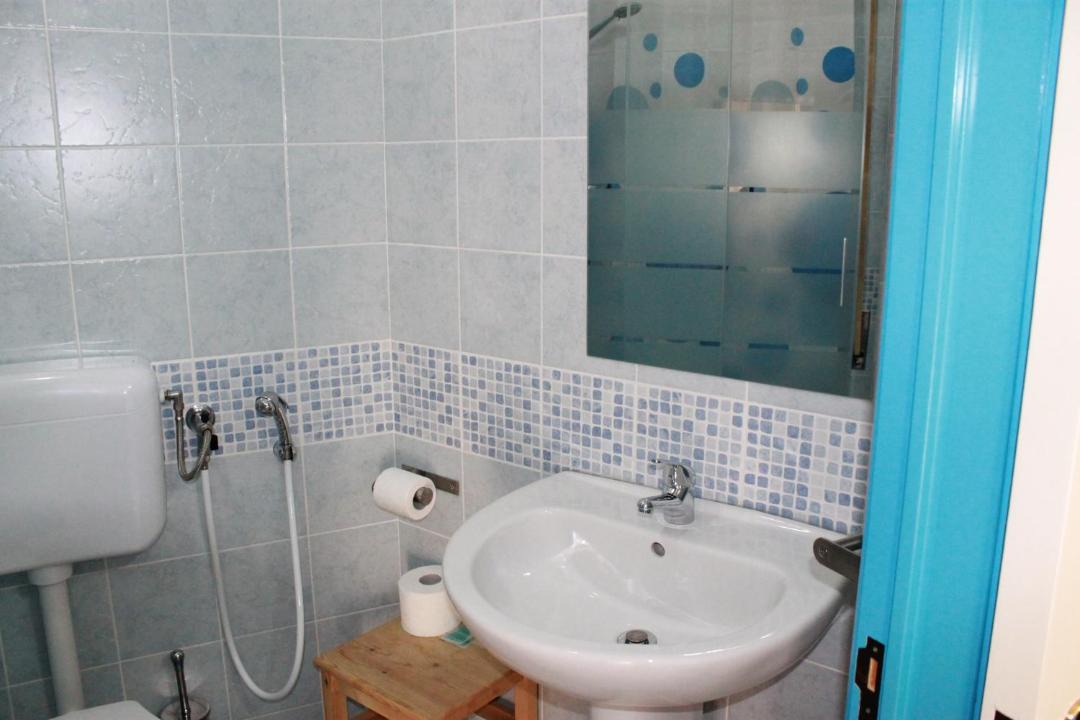 Photo of Bathroom in Gela