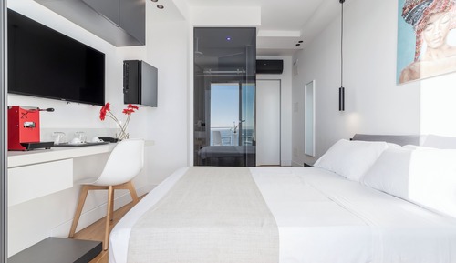 Premium Room