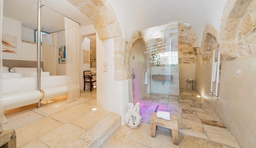 Romantic Double Room, Annex Building ( Cave Ground Floor)
