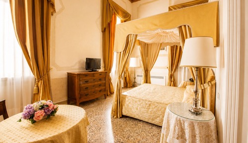 Junior Suite- Main Building