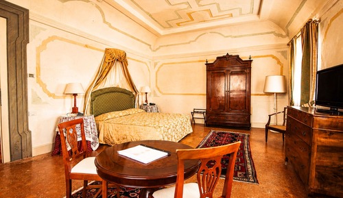 Suite - Main Building
