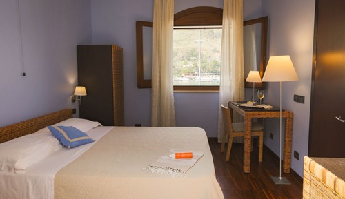Economy Room