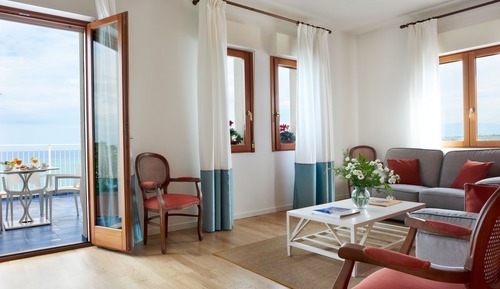 Suite, Sea View