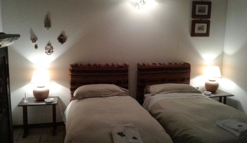 Deluxe Double or Twin Room, Shared Bathroom