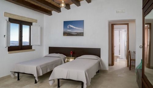 Family Apartment, Multiple Beds (Sellerio)