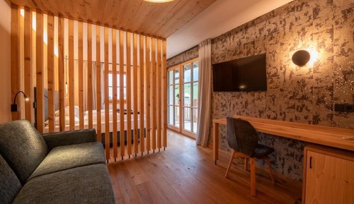 Deluxe Suite, Balcony, Mountain View