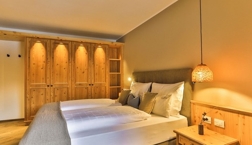 Deluxe Studio Suite, Balcony, Mountain View