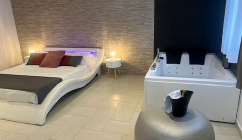 Exclusive Double Room, Dependance, Hot Tub